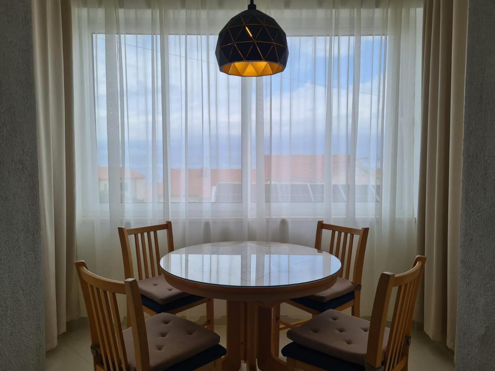 Apartments Jelena Supetar - Four Apartments - A Small House With A Private Yard - Two-Room Apartment With A Sea View - Studio Apartment - Two-Room Apartment With Garden View- Free Parking エクステリア 写真