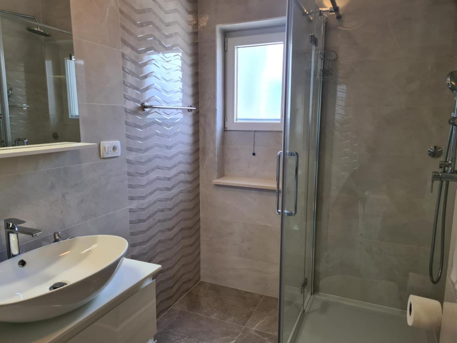 Apartments Jelena Supetar - Four Apartments - A Small House With A Private Yard - Two-Room Apartment With A Sea View - Studio Apartment - Two-Room Apartment With Garden View- Free Parking エクステリア 写真