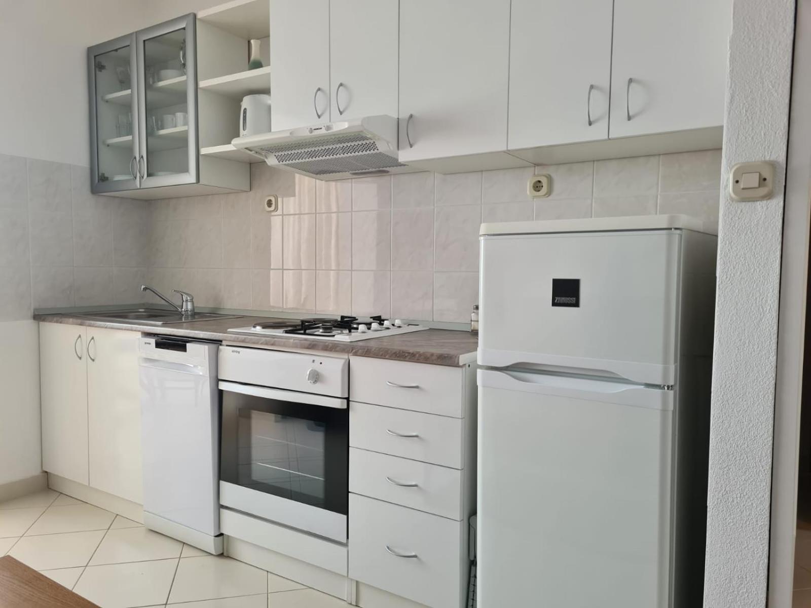 Apartments Jelena Supetar - Four Apartments - A Small House With A Private Yard - Two-Room Apartment With A Sea View - Studio Apartment - Two-Room Apartment With Garden View- Free Parking エクステリア 写真