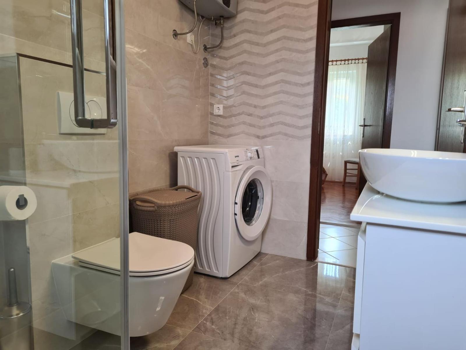 Apartments Jelena Supetar - Four Apartments - A Small House With A Private Yard - Two-Room Apartment With A Sea View - Studio Apartment - Two-Room Apartment With Garden View- Free Parking エクステリア 写真