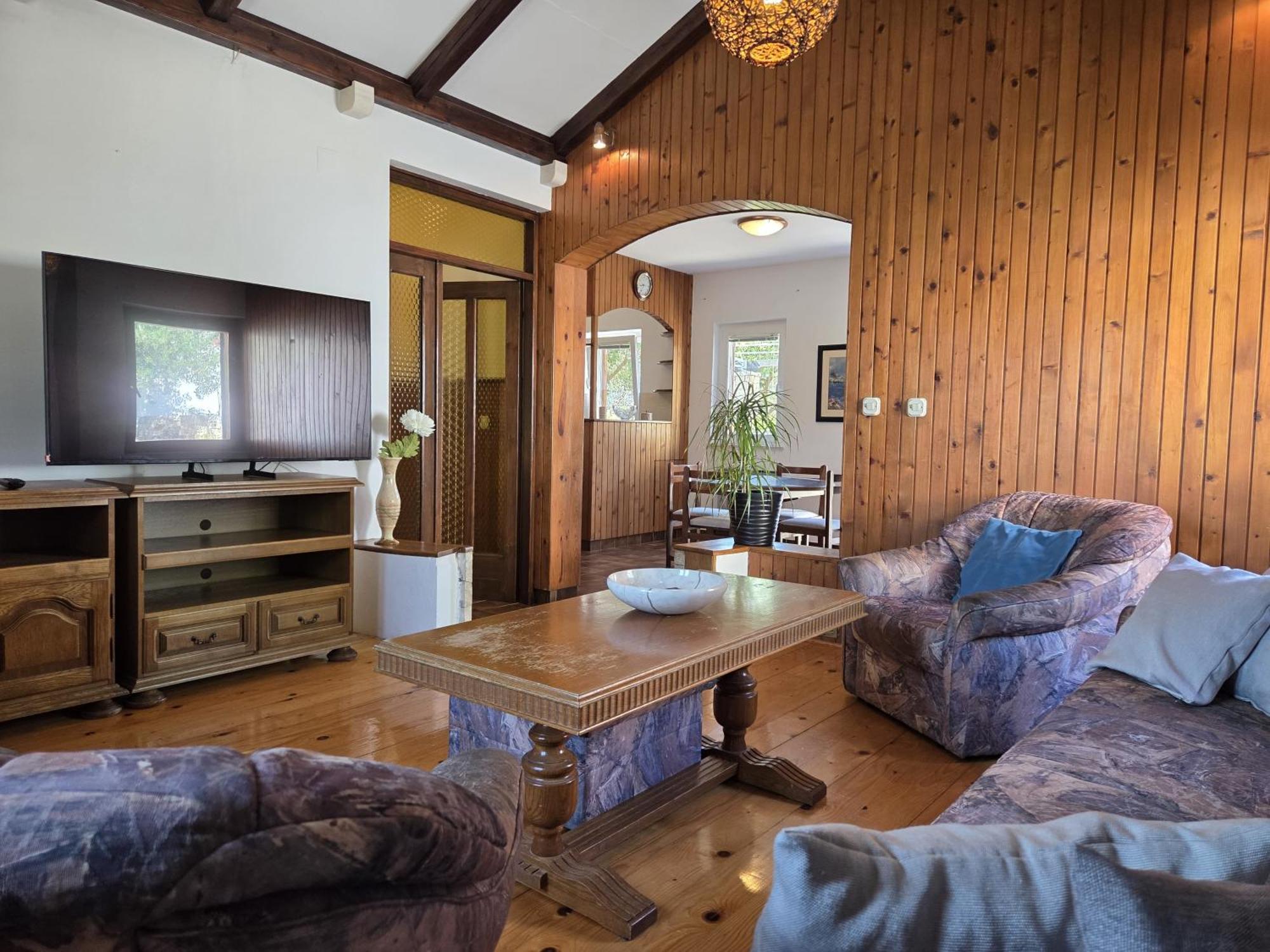 Apartments Jelena Supetar - Four Apartments - A Small House With A Private Yard - Two-Room Apartment With A Sea View - Studio Apartment - Two-Room Apartment With Garden View- Free Parking エクステリア 写真