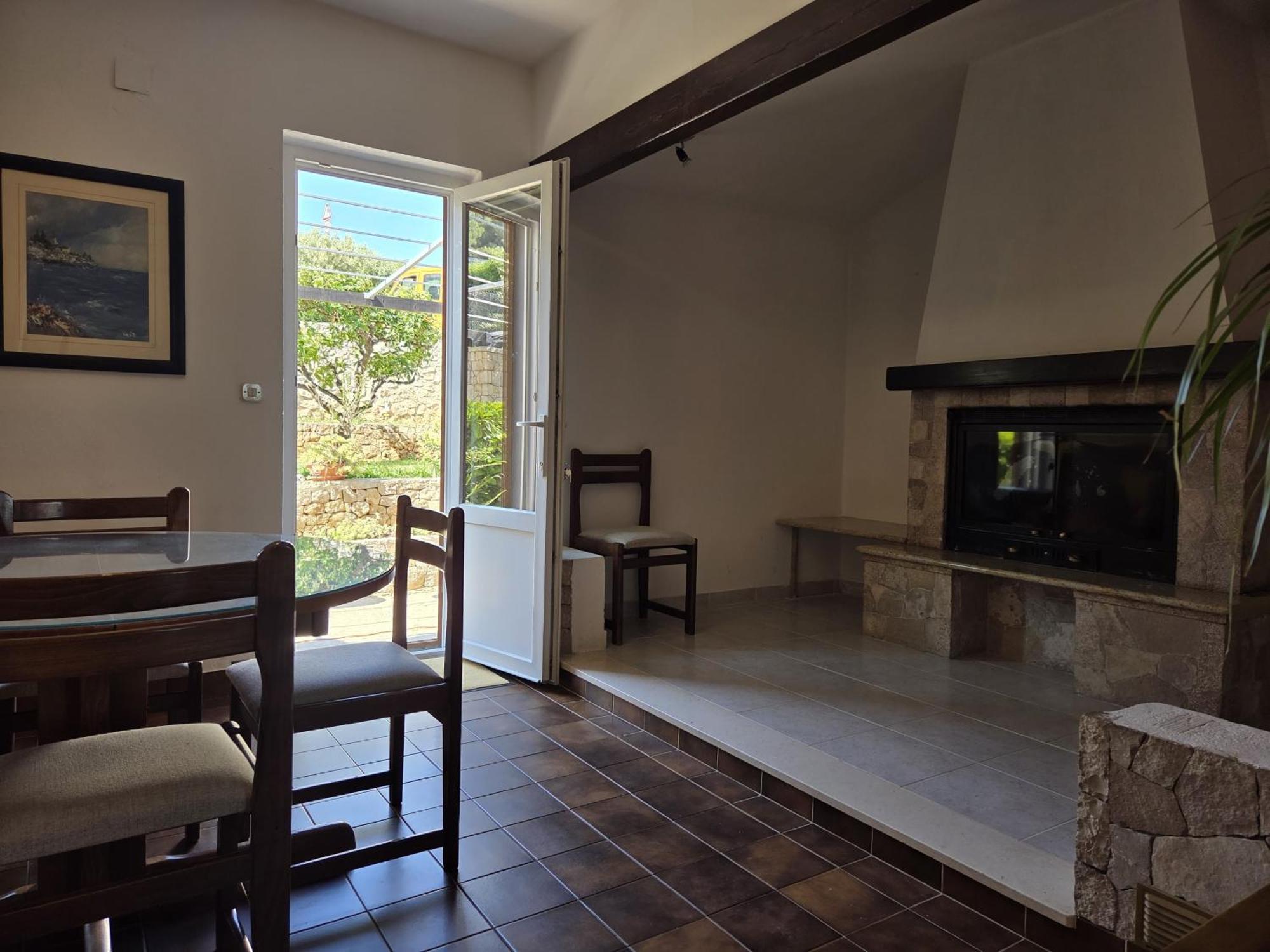 Apartments Jelena Supetar - Four Apartments - A Small House With A Private Yard - Two-Room Apartment With A Sea View - Studio Apartment - Two-Room Apartment With Garden View- Free Parking エクステリア 写真